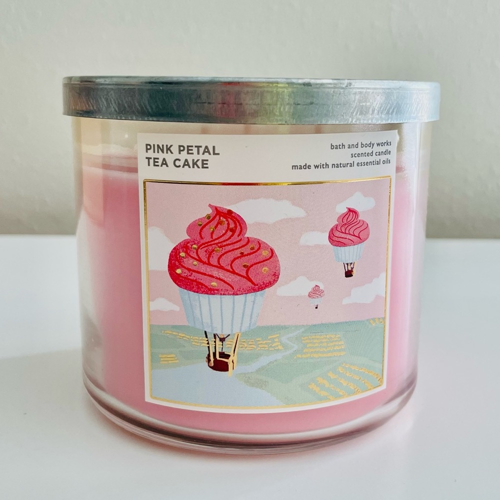 Bath and Body Works BBW Pink Petal Tea Cake Candle Rare